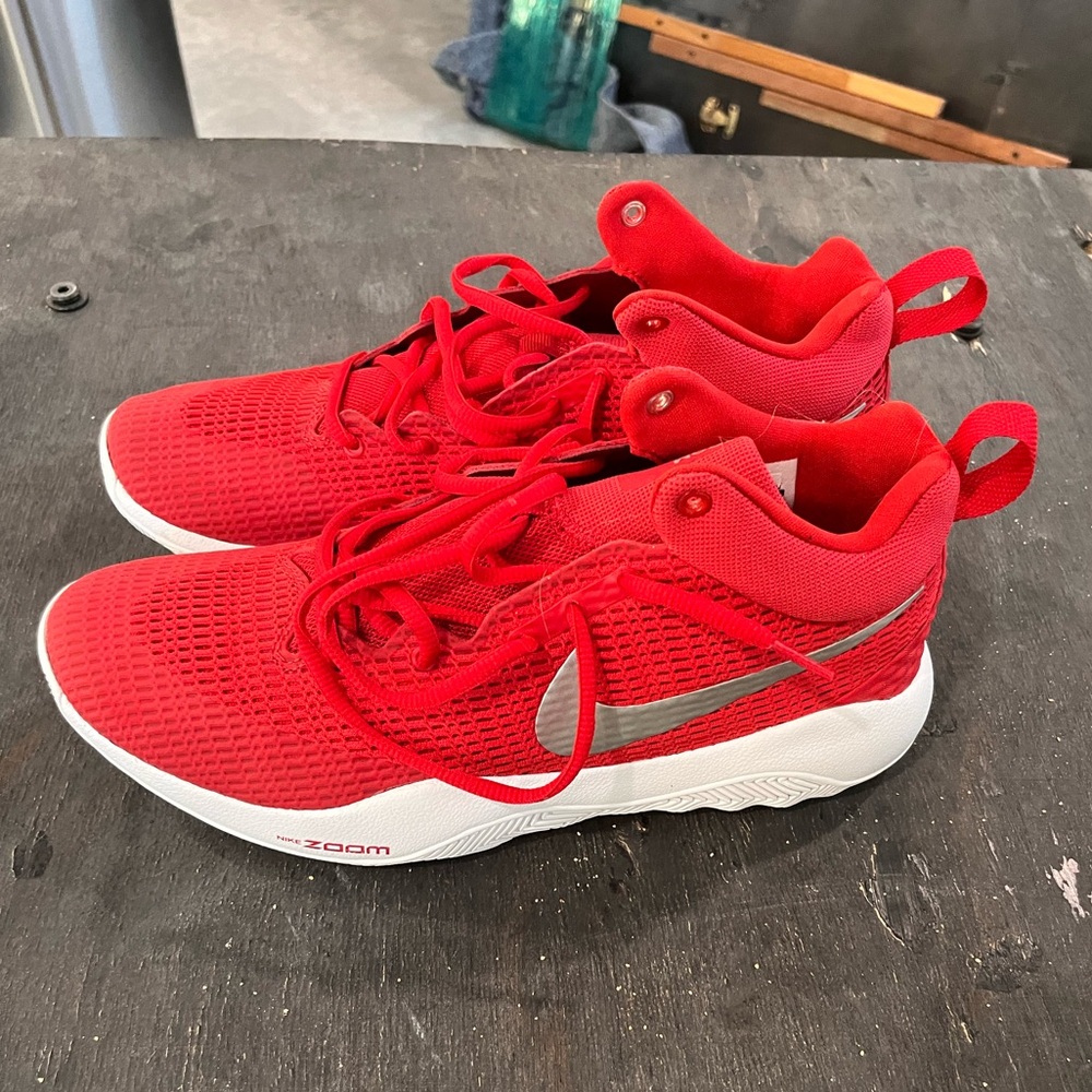 size 10 mens basketball shoes